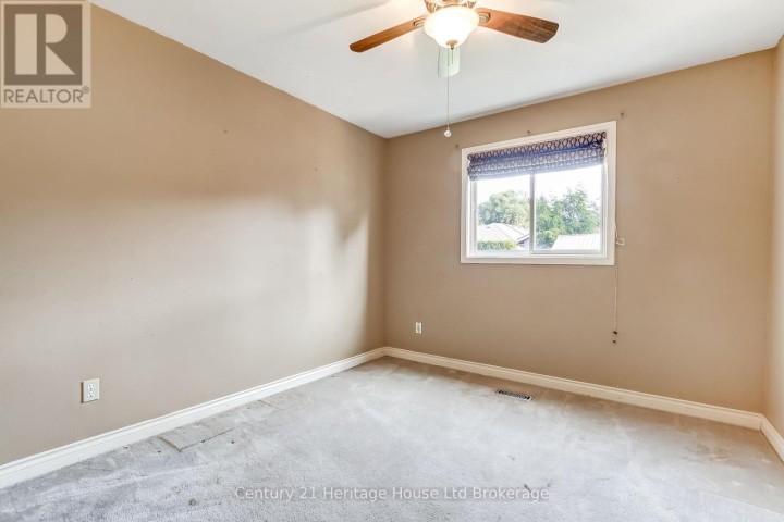 Photo 9 at 773 Hounsfield Street, Woodstock - South, Woodstock