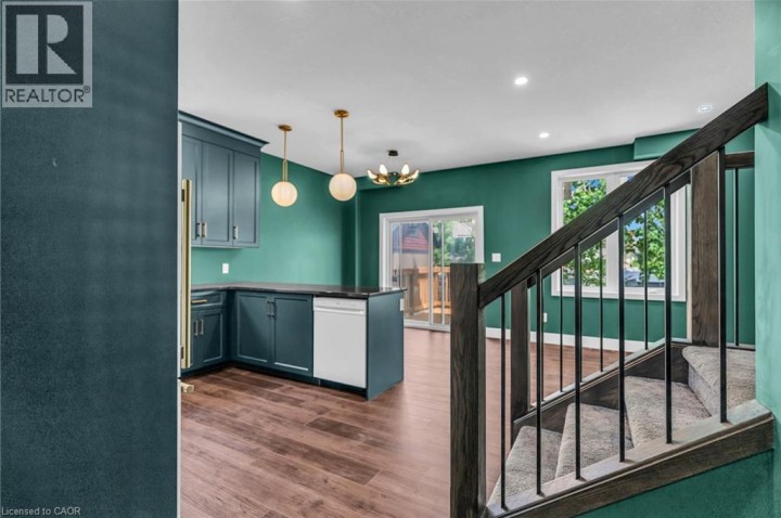Photo 3 at 79 Metcalf Street, Woodstock - South, Woodstock