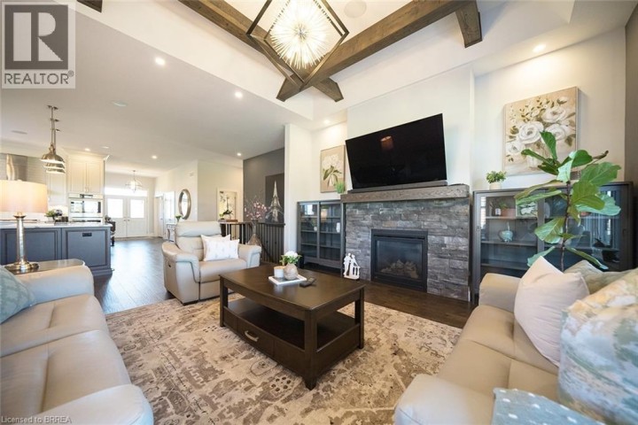 Photo 13 at 21 Tedley Boulevard, Tutela Heights, Brantford