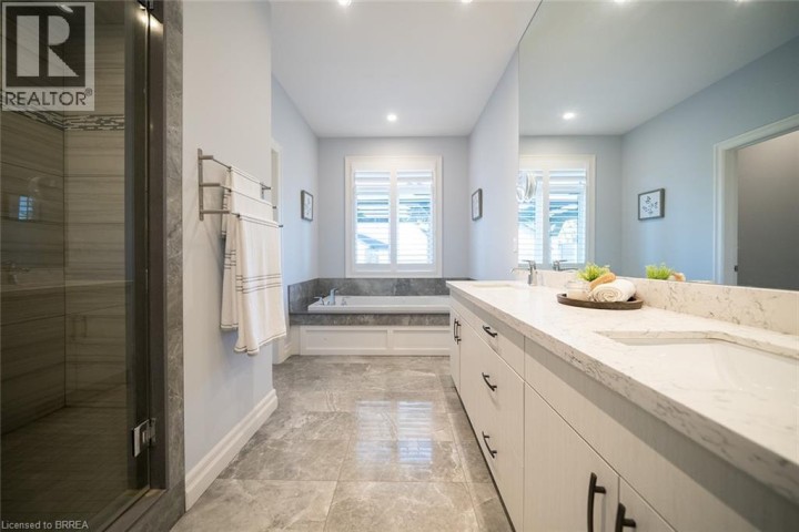 Photo 25 at 21 Tedley Boulevard, Tutela Heights, Brantford