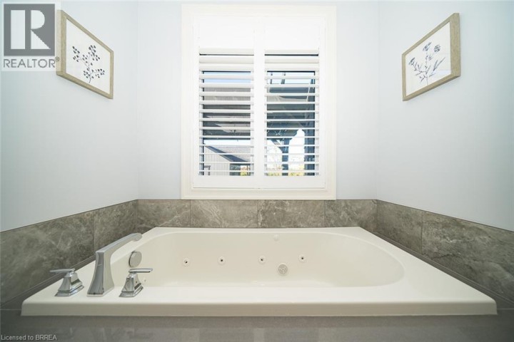 Photo 26 at 21 Tedley Boulevard, Tutela Heights, Brantford