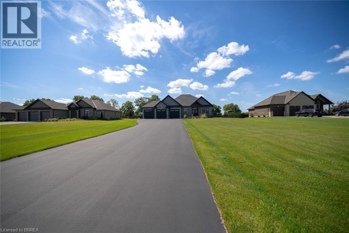 Photo 4 at 21 Tedley Boulevard, Tutela Heights, Brantford