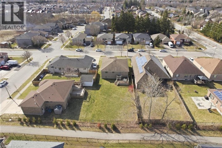 Photo 29 at 9 Pace Avenue, Cainsville / Brookfield, Brantford