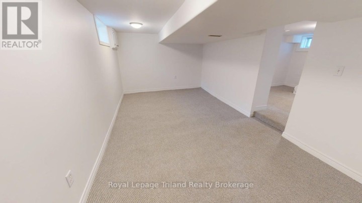 Photo 11 at 279 Vansittart Avenue, Woodstock - North, Woodstock