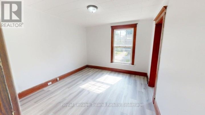 Photo 15 at 279 Vansittart Avenue, Woodstock - North, Woodstock