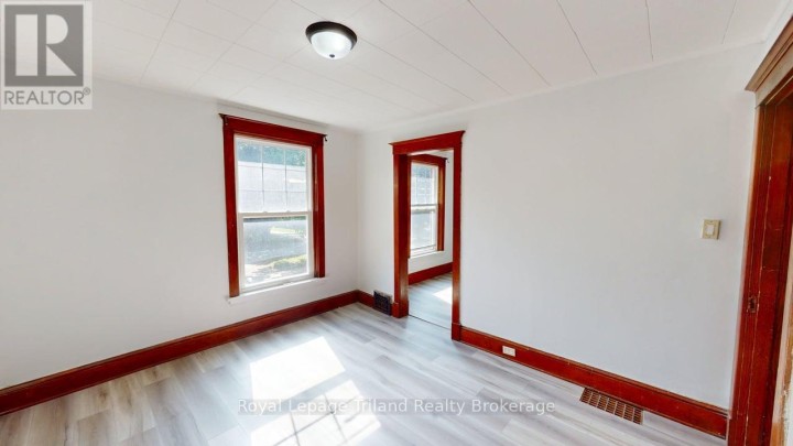 Photo 16 at 279 Vansittart Avenue, Woodstock - North, Woodstock