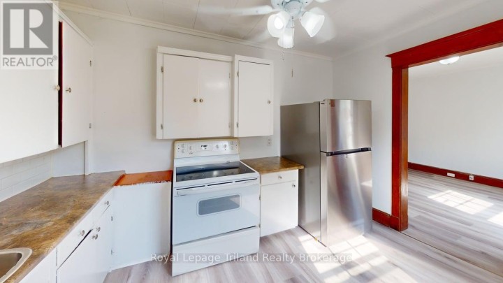 Photo 18 at 279 Vansittart Avenue, Woodstock - North, Woodstock