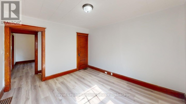 Photo 19 at 279 Vansittart Avenue, Woodstock - North, Woodstock