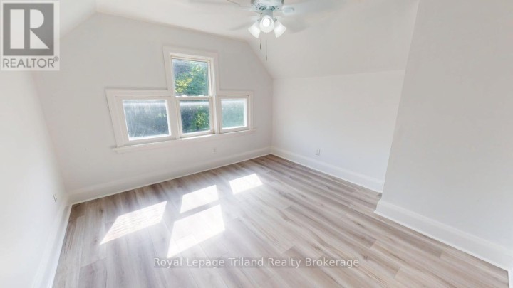 Photo 20 at 279 Vansittart Avenue, Woodstock - North, Woodstock
