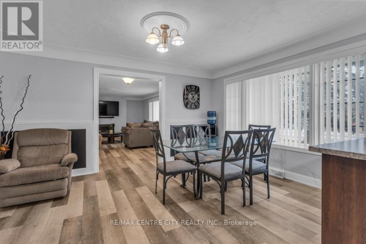 Photo 13 at 303 Simcoe Street, Tillsonburg