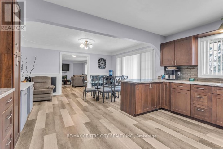 Photo 14 at 303 Simcoe Street, Tillsonburg