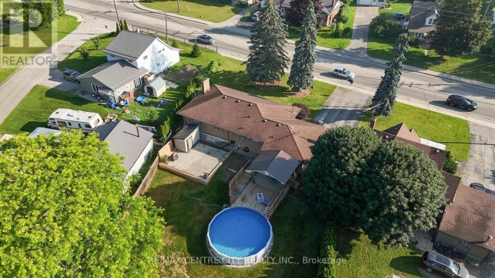 Photo 3 at 303 Simcoe Street, Tillsonburg
