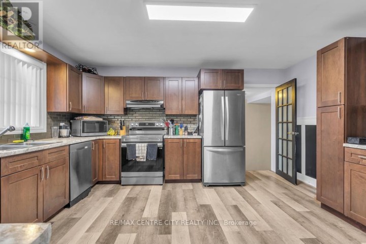 Photo 9 at 303 Simcoe Street, Tillsonburg