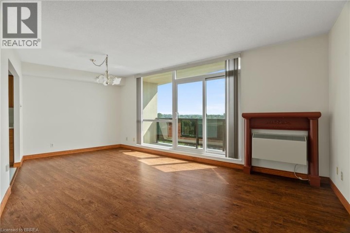 Photo 13 at 905 - 9 Bonheur Court, Lynden Hills, Brantford