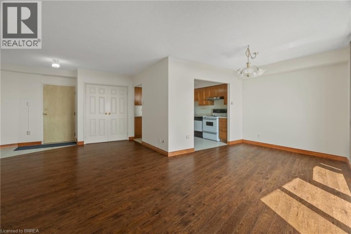 Photo 12 at 905 - 9 Bonheur Court, Lynden Hills, Brantford