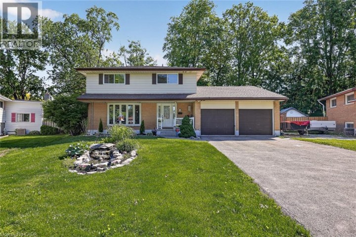 Photo 1 at 12 Jubilee Place, Woodstock - North, Woodstock