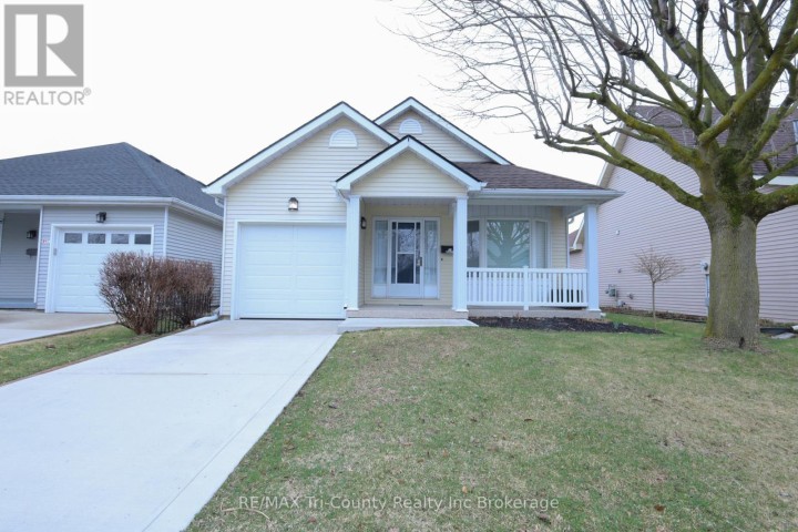 Photo 1 at 33 Wilkins Crescent, Tillsonburg
