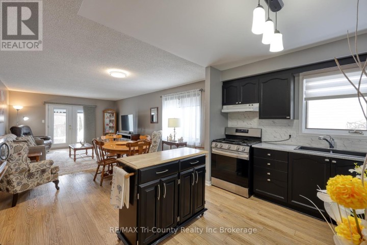 Photo 5 at 33 Wilkins Crescent, Tillsonburg