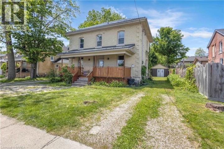 Photo 2 at 34 Young Street, Woodstock - South, Woodstock