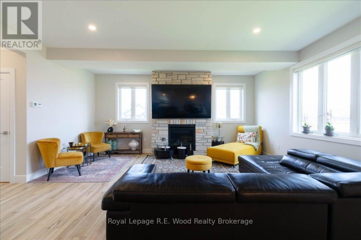 Photo 13 at 72 E Trailview Drive, Tillsonburg