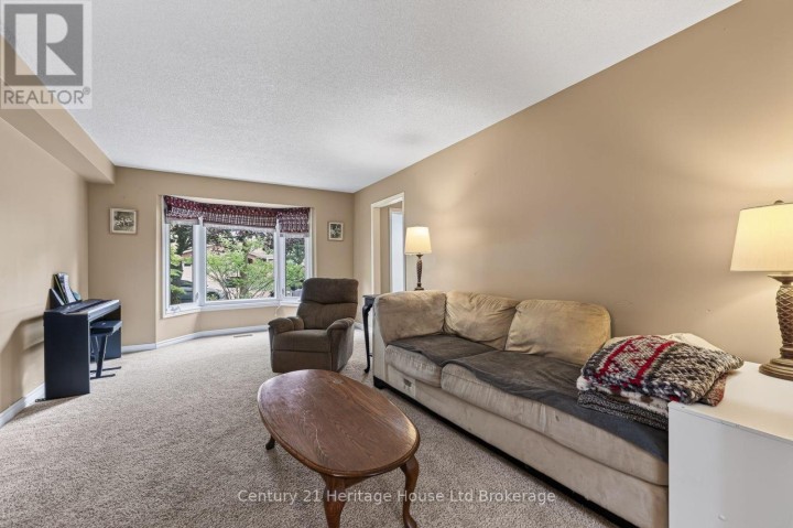 Photo 12 at 27 Sioux Crescent, Woodstock - North, Woodstock
