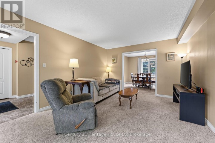 Photo 14 at 27 Sioux Crescent, Woodstock - North, Woodstock