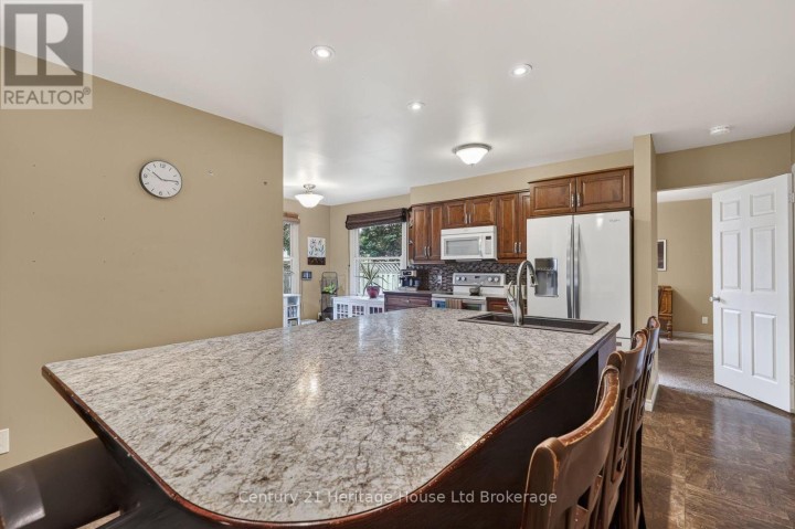 Photo 19 at 27 Sioux Crescent, Woodstock - North, Woodstock