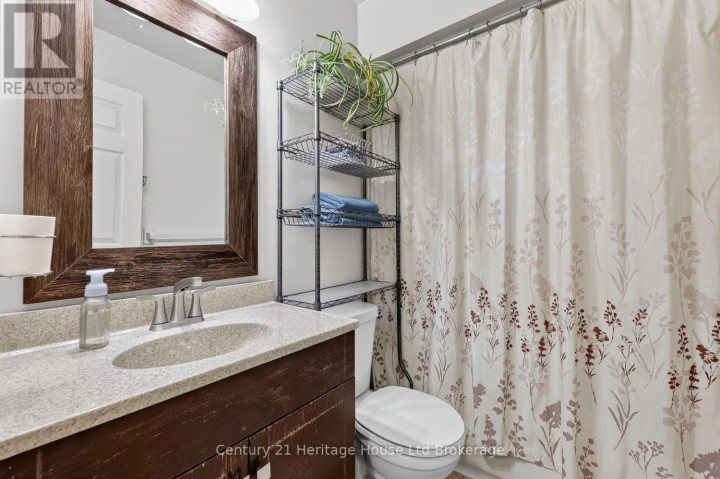Photo 30 at 27 Sioux Crescent, Woodstock - North, Woodstock