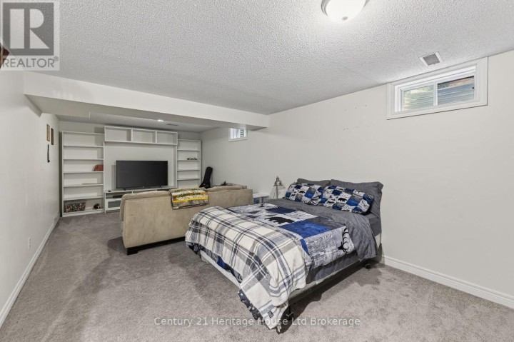 Photo 34 at 27 Sioux Crescent, Woodstock - North, Woodstock