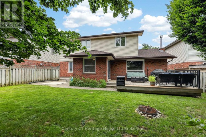 Photo 38 at 27 Sioux Crescent, Woodstock - North, Woodstock