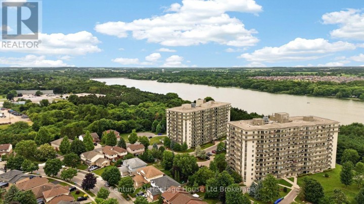 Photo 44 at 27 Sioux Crescent, Woodstock - North, Woodstock