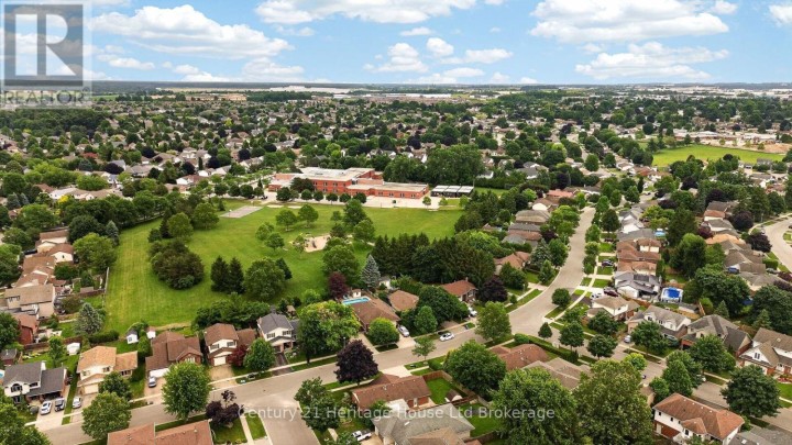 Photo 45 at 27 Sioux Crescent, Woodstock - North, Woodstock