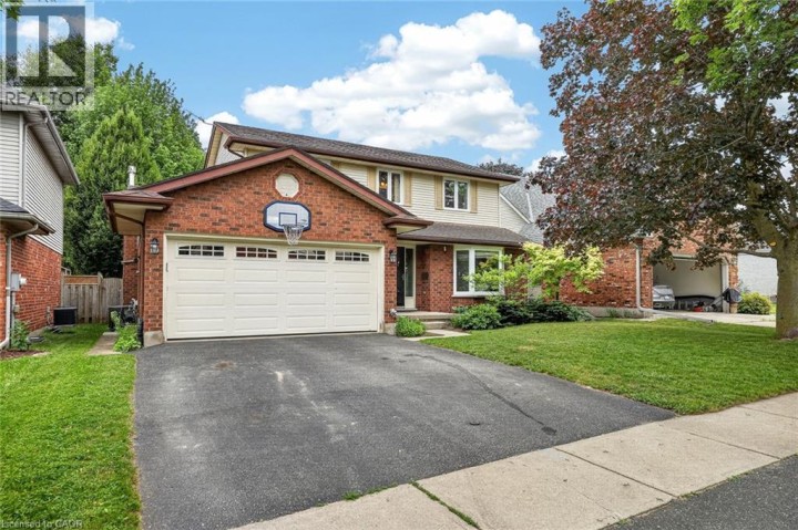 Photo 7 at 27 Sioux Crescent, Woodstock - North, Woodstock
