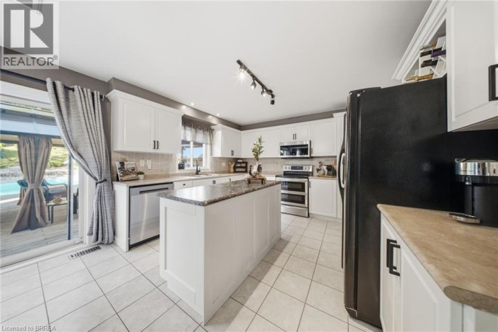 Photo 9 at 75 Hunter Way, Empire, Brantford
