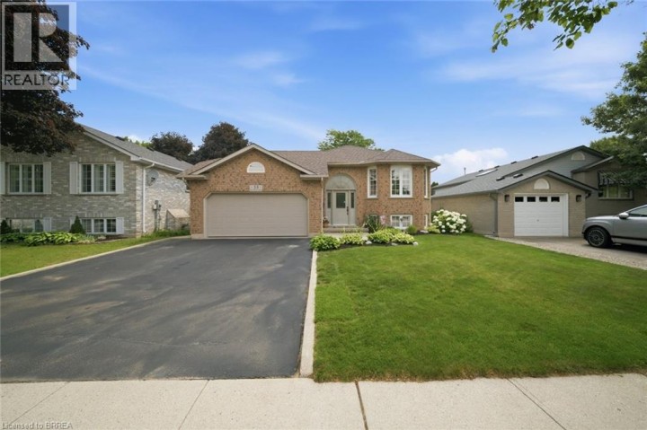Photo 3 at 38 Olivetree Road, Mayfair, Brantford