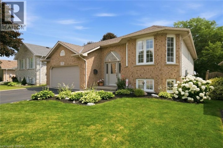 Photo 4 at 38 Olivetree Road, Mayfair, Brantford