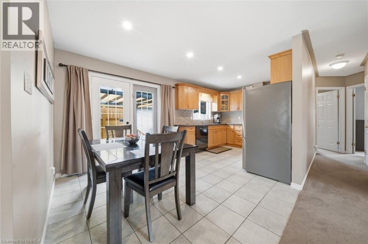 Photo 9 at 38 Olivetree Road, Mayfair, Brantford