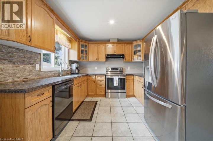 Photo 11 at 38 Olivetree Road, Mayfair, Brantford