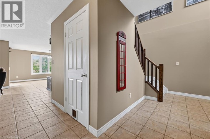 Photo 11 at 644 Hummingbird Crescent, Woodstock - North, Woodstock