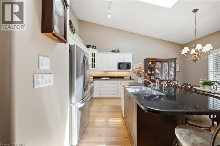 Photo 14 at 25 - 24 Hardy Road, St. Andrew’s, Brantford