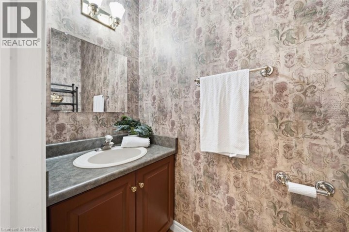 Photo 19 at 25 - 24 Hardy Road, St. Andrew’s, Brantford