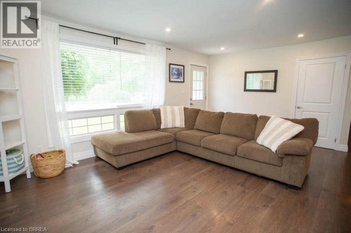 Photo 7 at 41 Pinehill Drive, Oakhill Dr, Brantford
