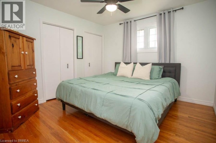 Photo 13 at 41 Pinehill Drive, Oakhill Dr, Brantford