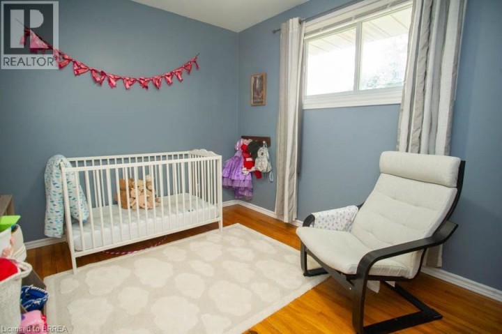 Photo 17 at 41 Pinehill Drive, Oakhill Dr, Brantford