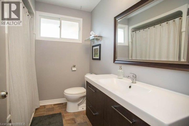 Photo 19 at 41 Pinehill Drive, Oakhill Dr, Brantford