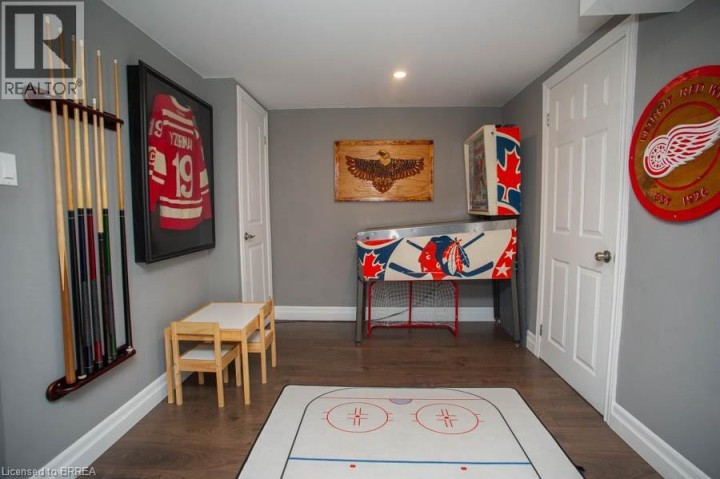 Photo 22 at 41 Pinehill Drive, Oakhill Dr, Brantford