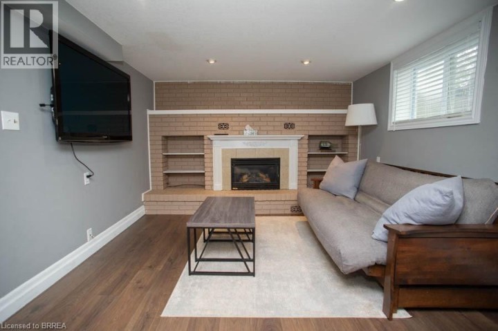 Photo 20 at 41 Pinehill Drive, Oakhill Dr, Brantford