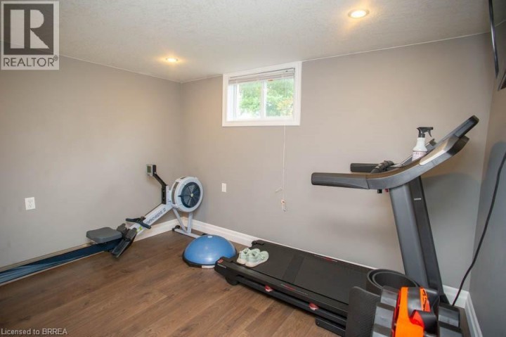 Photo 24 at 41 Pinehill Drive, Oakhill Dr, Brantford