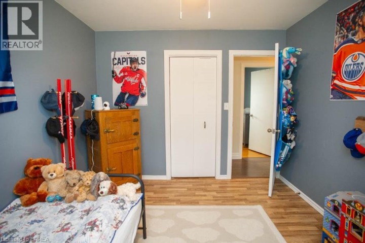 Photo 16 at 41 Pinehill Drive, Oakhill Dr, Brantford