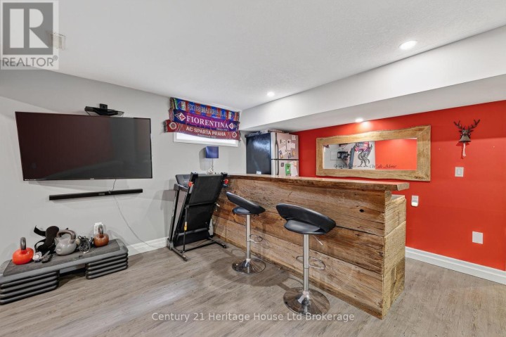 Photo 4 at 644 Hummingbird Crescent, Woodstock - North, Woodstock